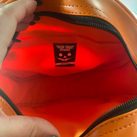 Halloween Pumpkin Purse, Sam O Lantern, Jack O Lantern, Vegan Leather Bag - Picture 3 of 4